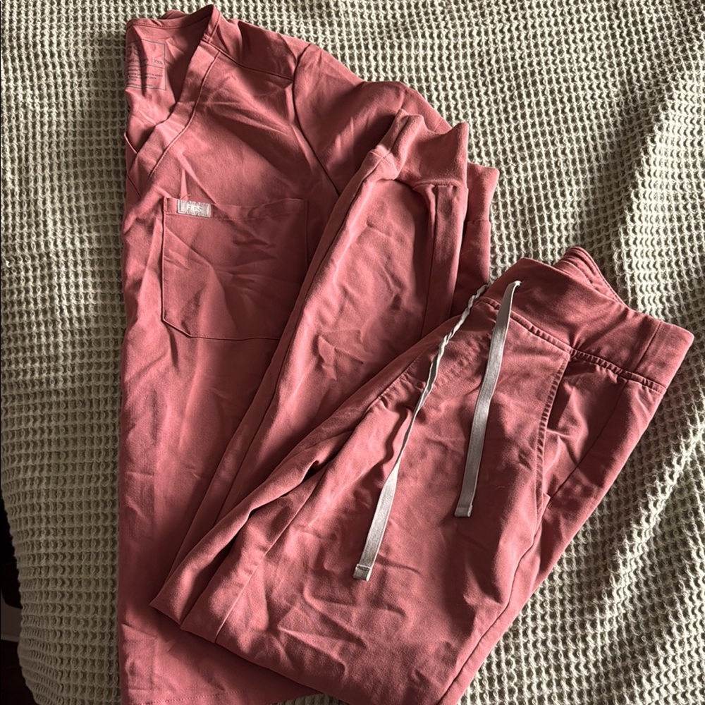 FIGS MAUVE SCRUB SET